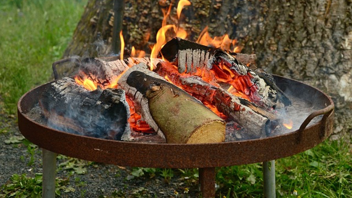 Fire pit in the garden: You have to pay attention to these 7 things