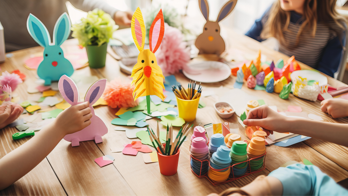 Kinder basteln Dinge mit Osterhasen