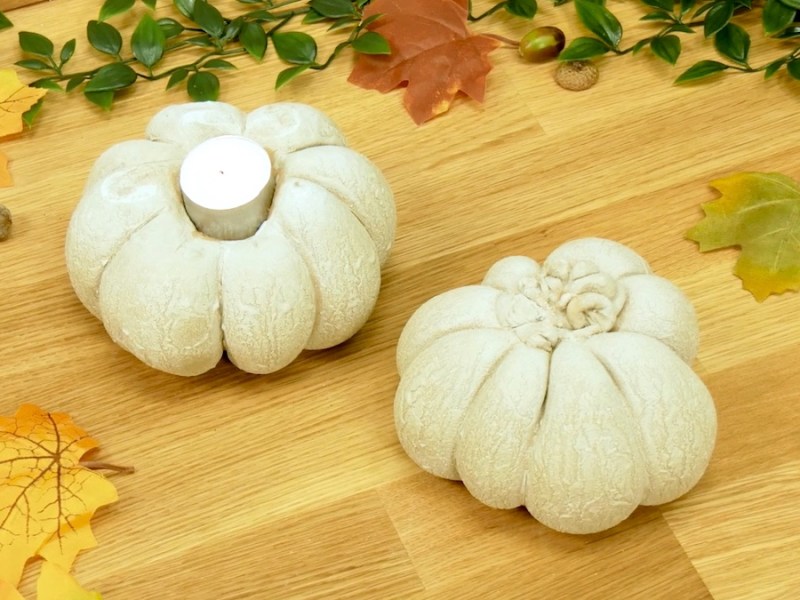 Bastelideen für den Herbst: Kürbisse aus Beton.