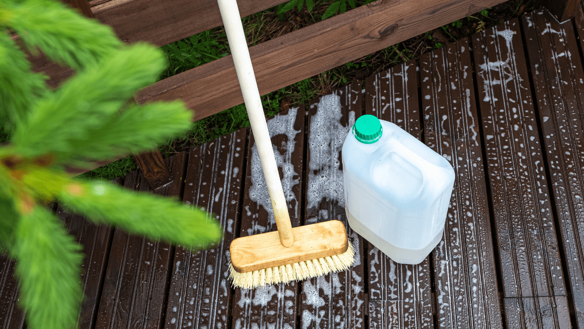Cleaning the terrace: a step-by-step guide – genius tricks