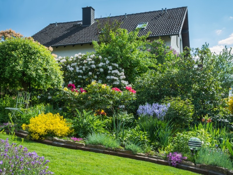 22 Tipps, um einen Garten mit Hanglage zu gestalten