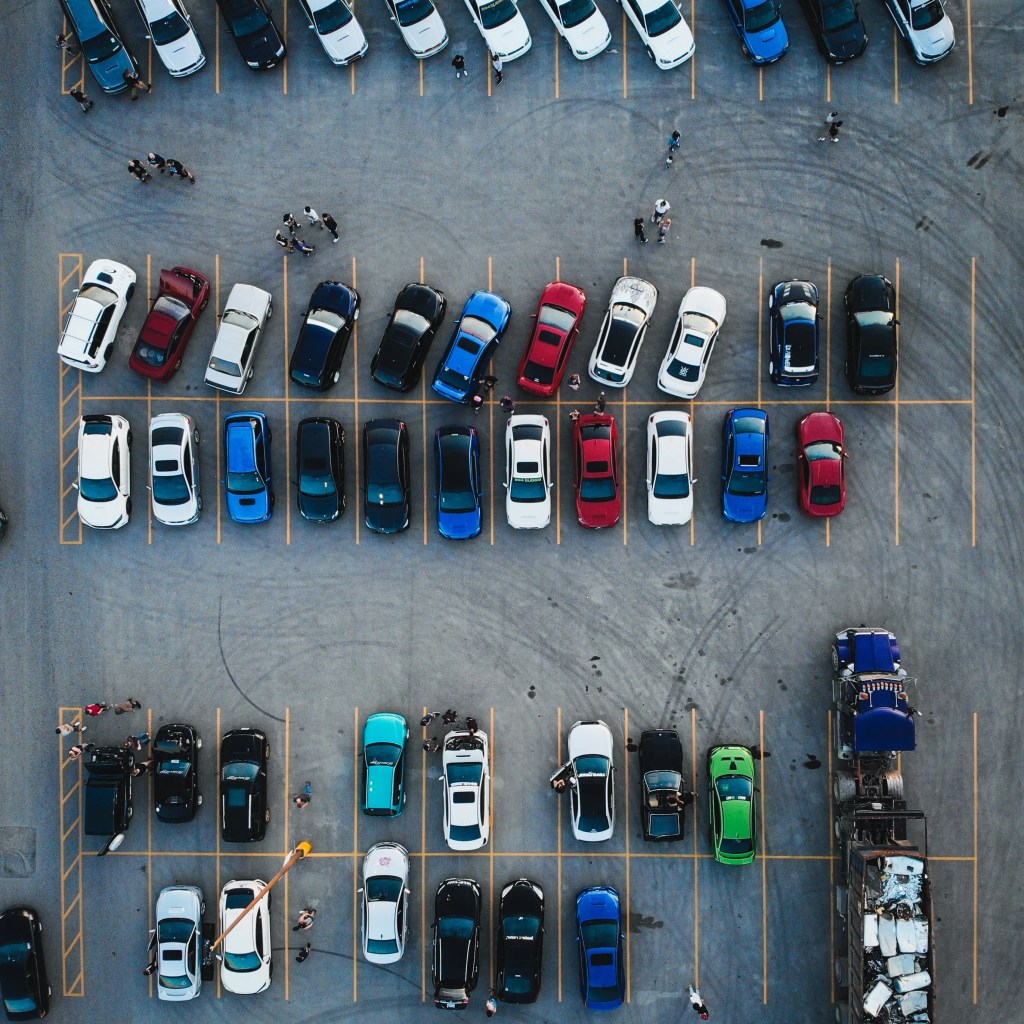 Parkplatz von oben.