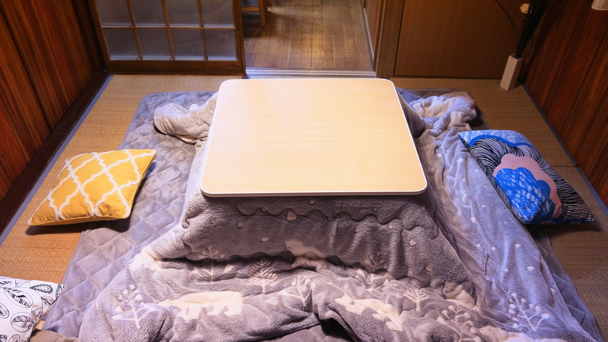 Ein Kotatsu-Tisch aus Japan.