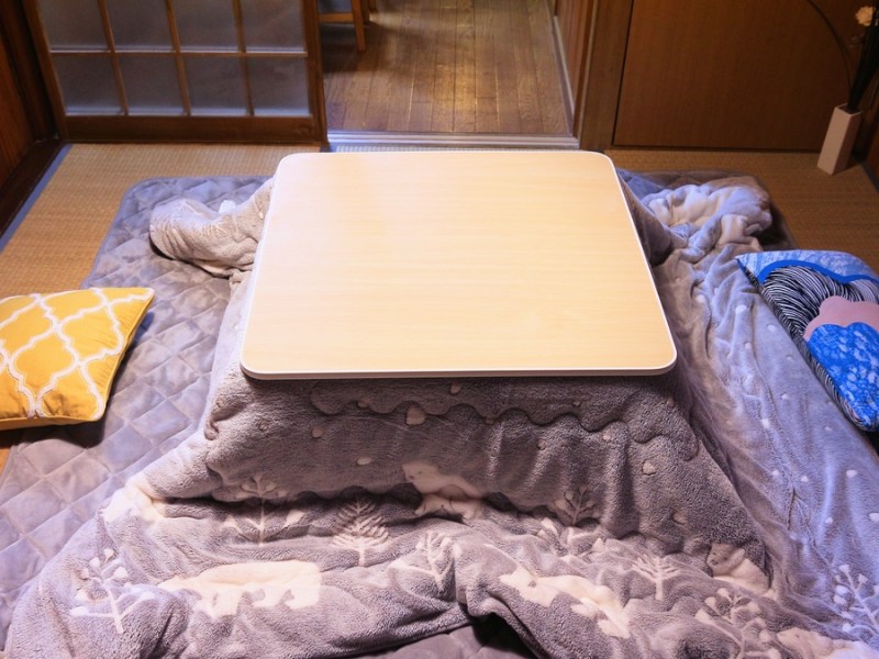 Warme Wohnung ohne Heizung? Mit „Kotatsu“ kann es funktionieren.