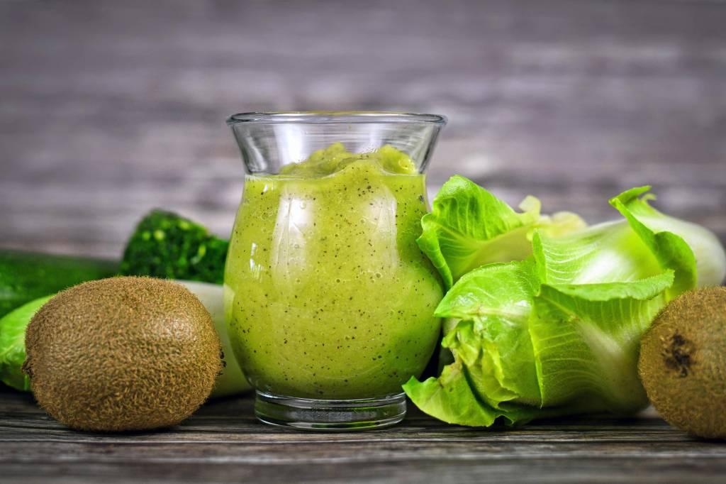 Darmsanierung. Grüner Smoothie kann helfen.