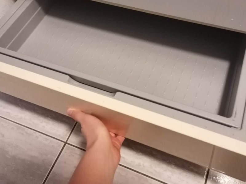 Diese Funktion hat die Schublade unter dem Ofen.