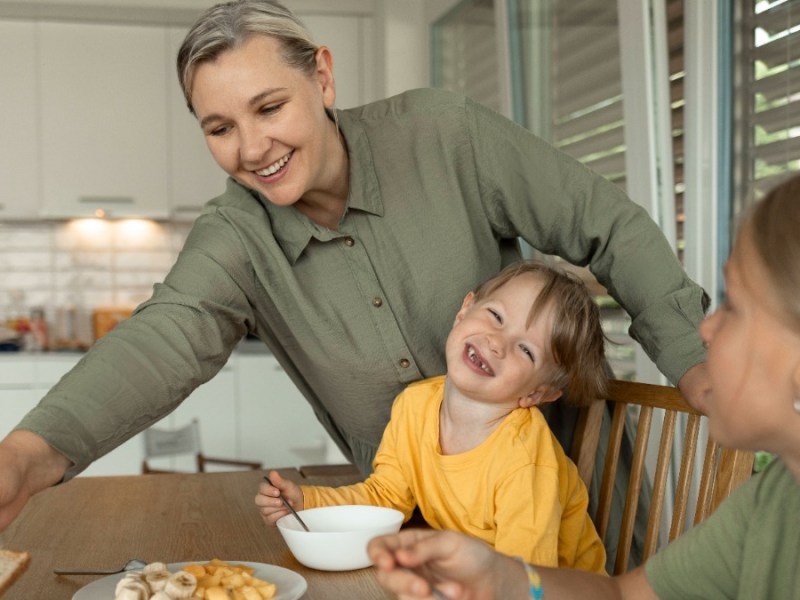 Mutter mit zwei Kindern