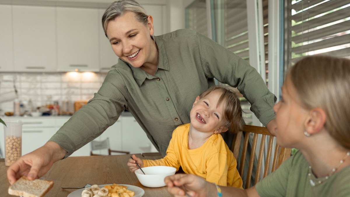 Mutter mit zwei Kindern