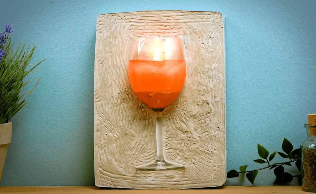 Ein Weinglas als DIY-Kerze