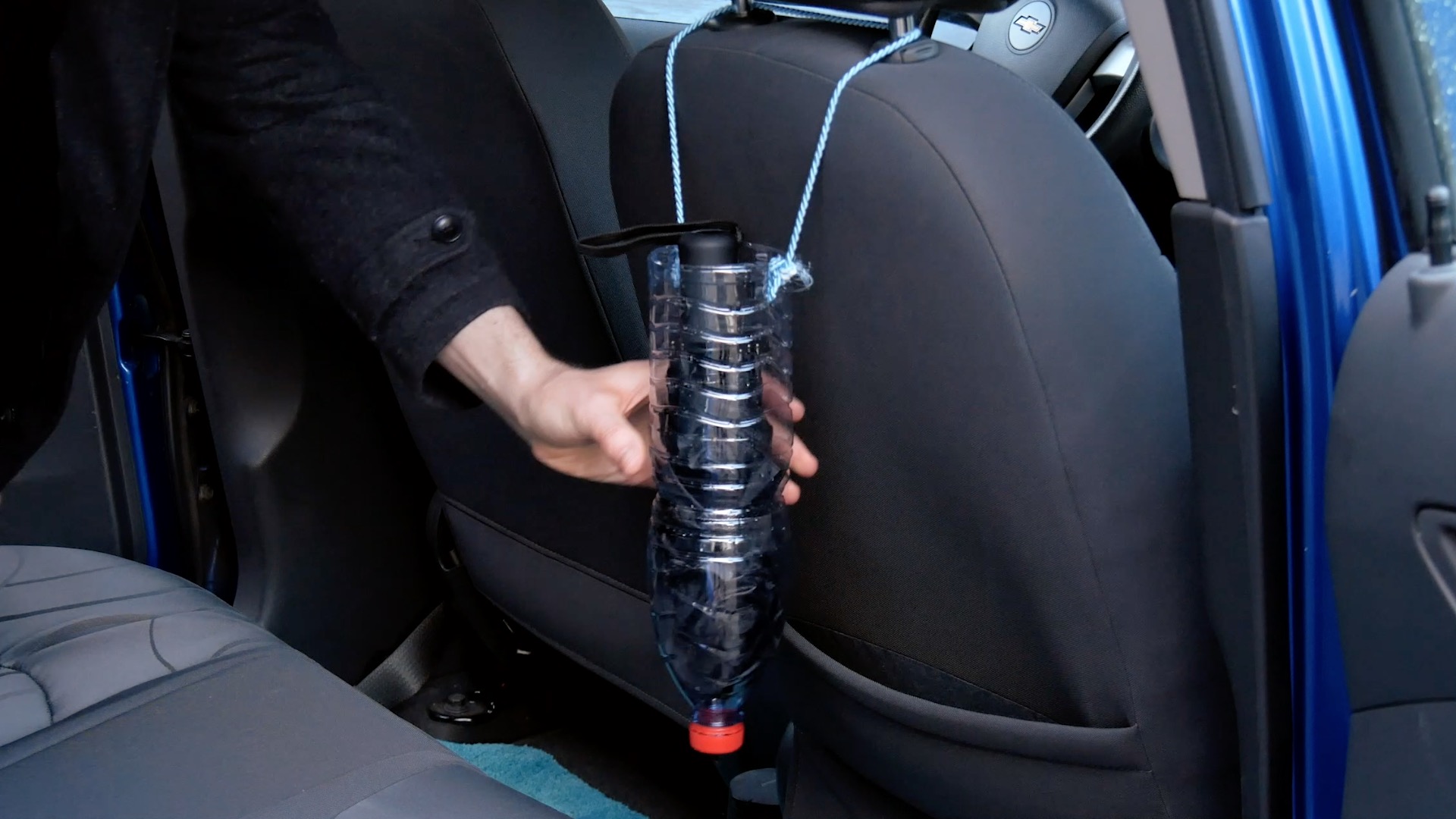 Plastikflaschen-Upcycling: Regenschirmhalter fÃ¼rs Auto