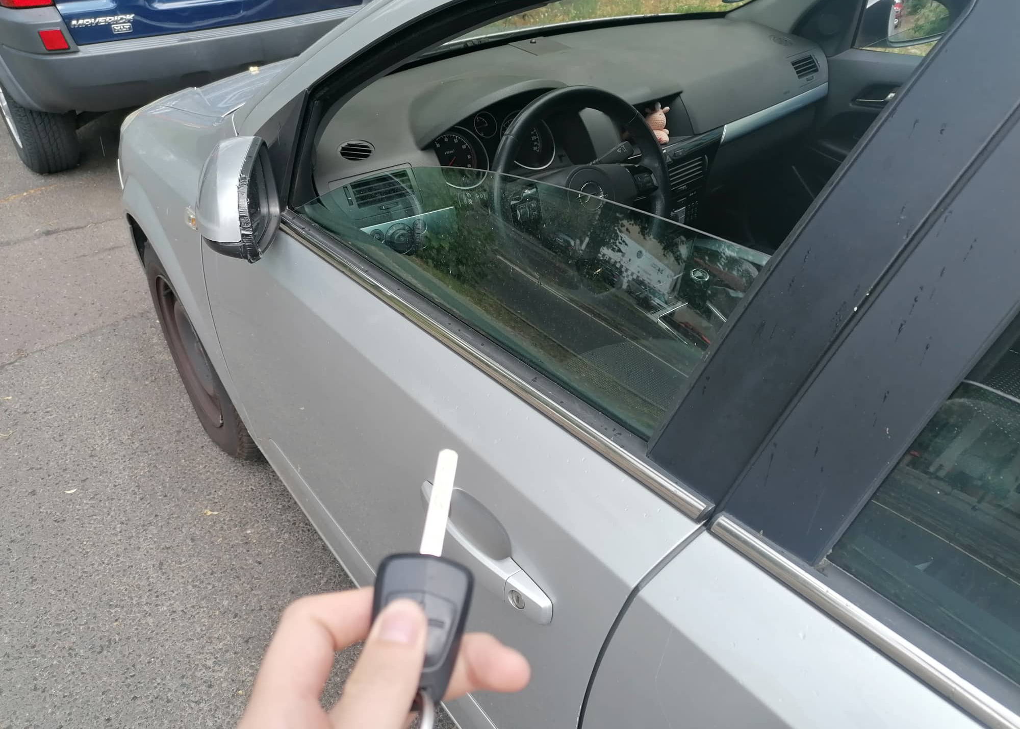 Autoschlüssel-Trick lässt überhitztes Auto abkühlen