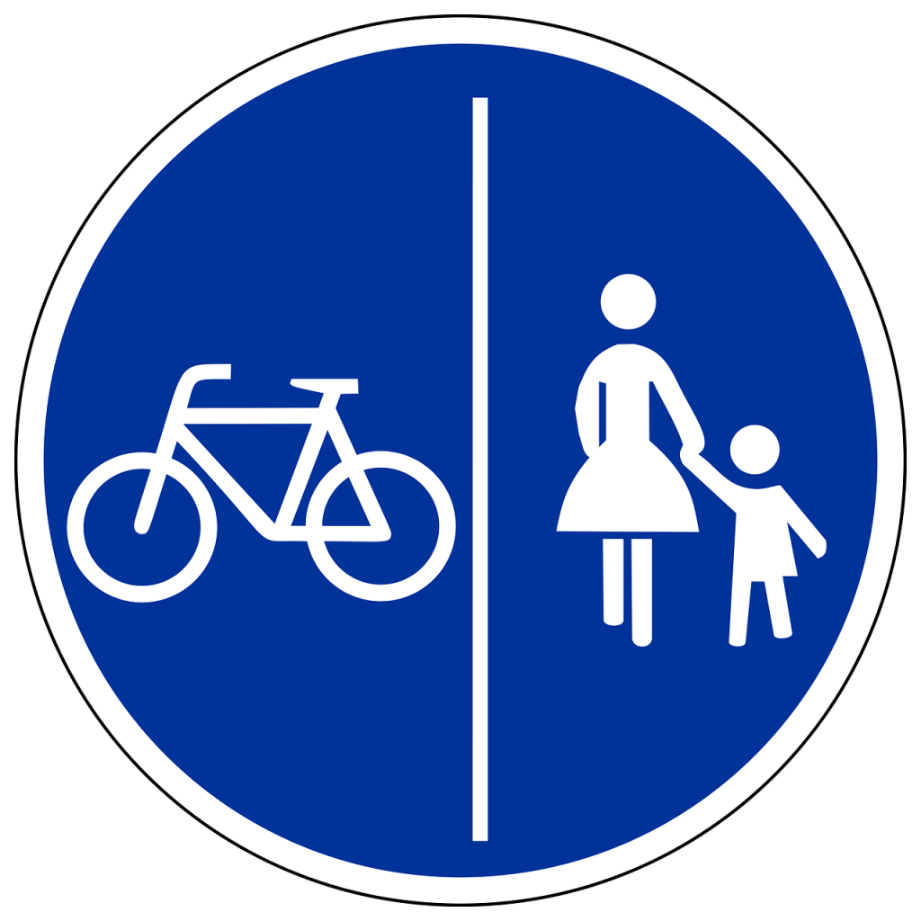 Das Verkehrsschild zum geteilten Fuß/Radweg.
