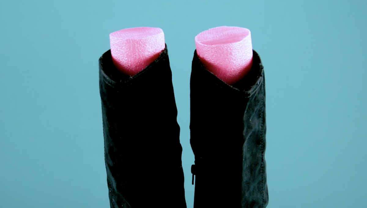 Poolnudel als Stiefelspanner