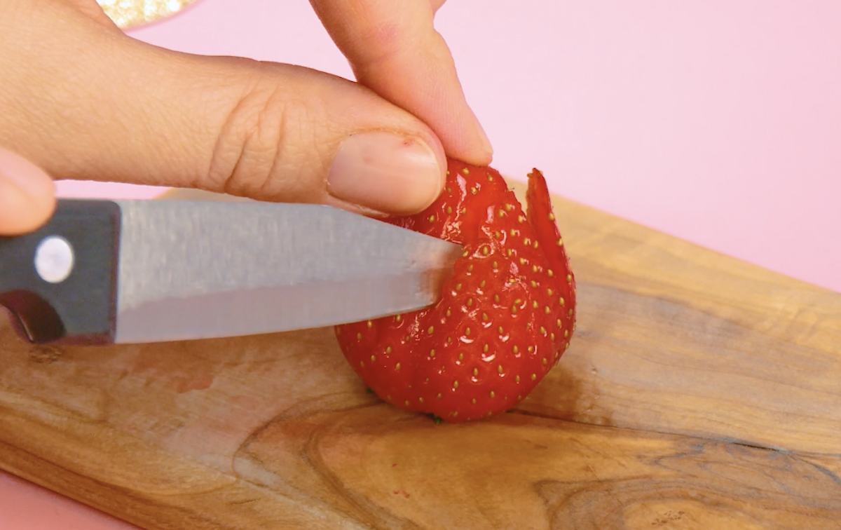 Erdbeeren einschneiden