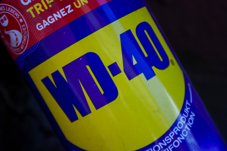 Detailaufnahme einer WD-40-SprÃ¼hdose