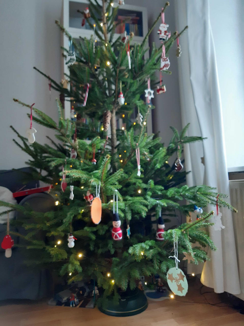Weihnachtsbaum weiterverwenden: 13 Upcycling-Ideen.