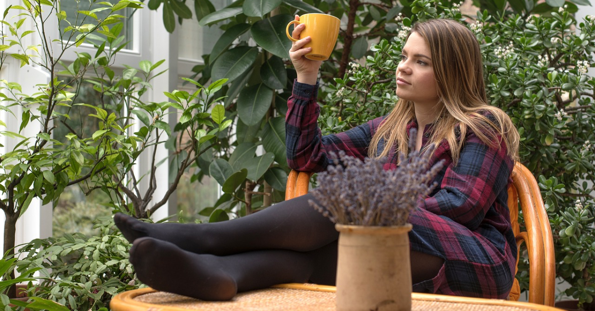 Ruhe und Entspannung im Grünen – auch das gehört zu den Wintergarten-Ideen.