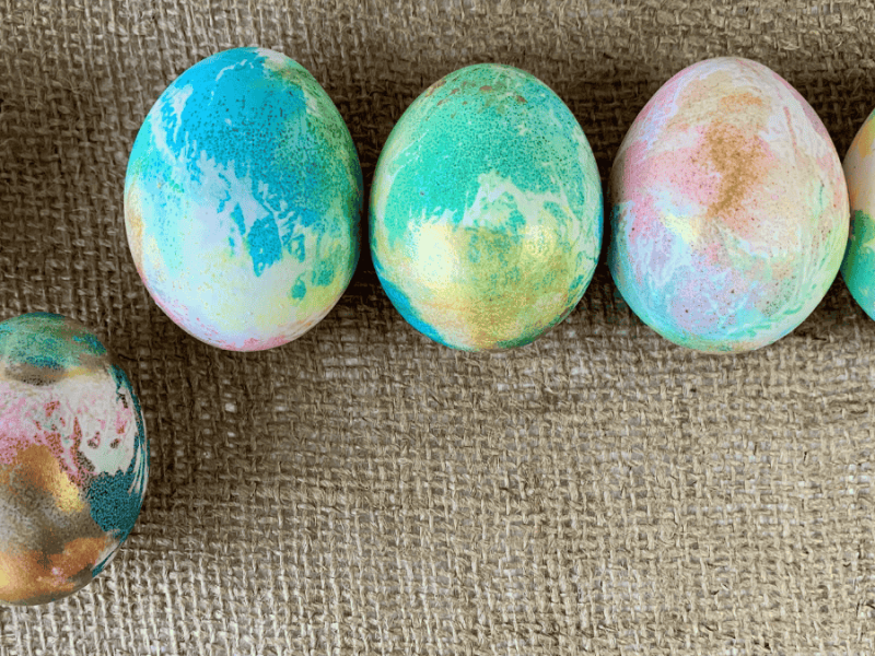 Eier färben mit Rasierschaum, Marmoreffekt