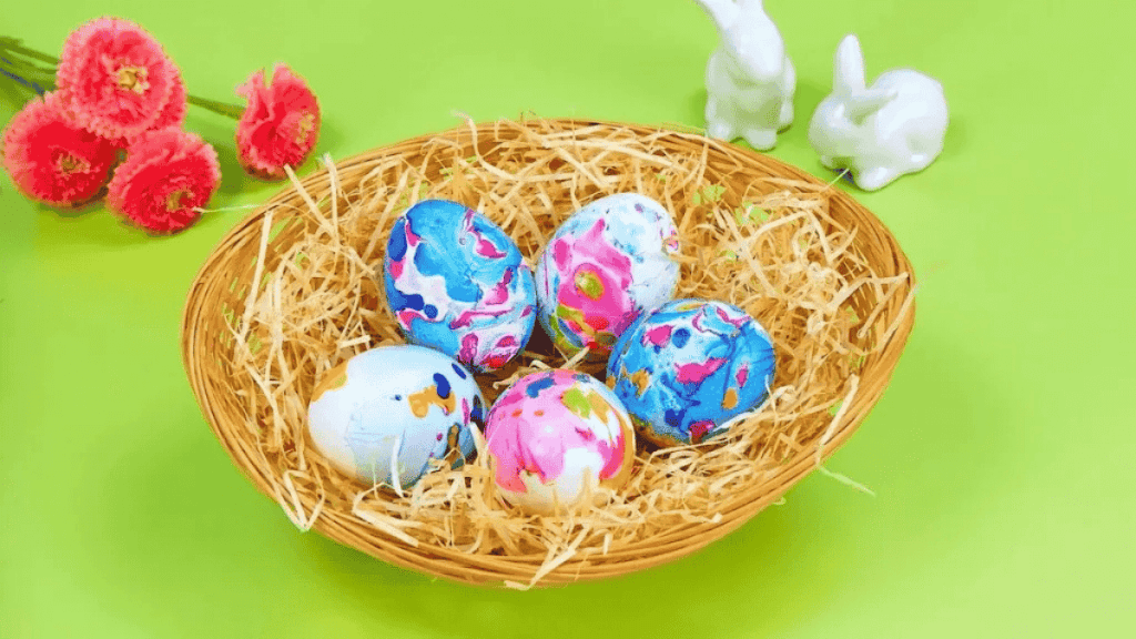 eier mit nagellack färben