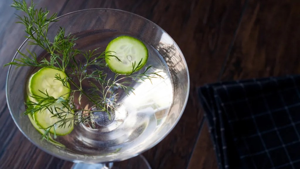 Gurke in einem Cocktail.