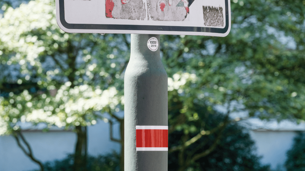Verkehrszeichen an Laternen: Kennst du seine Bedeutung?