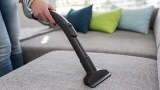 Sofa reinigen mit Staubsauger