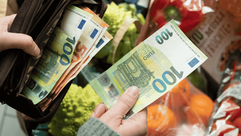 sozialer Status, Geldscheine im Portemonnaie