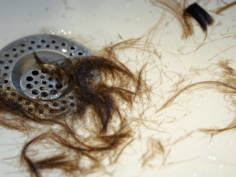 Abfluss verstopft durch Haare.
