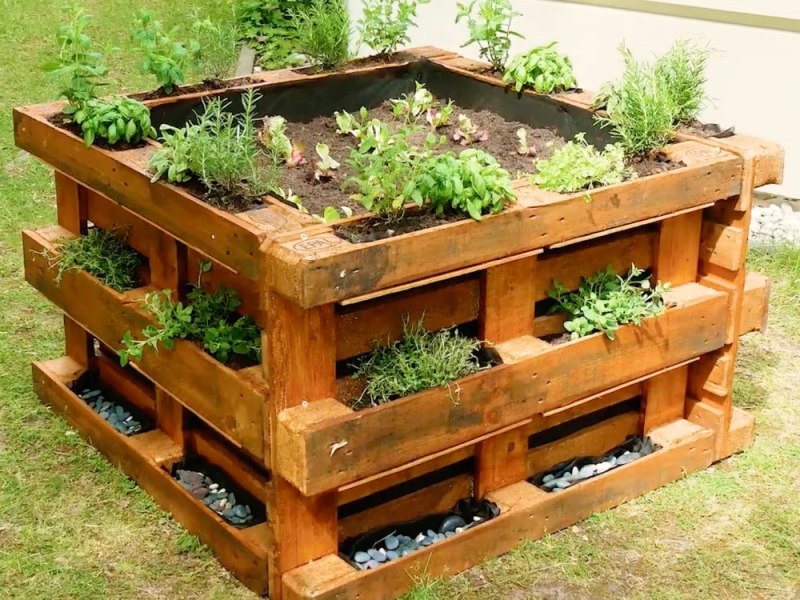 Hochbeet aus Paletten: Diese Anleitung schlägt jeden Bausatz
