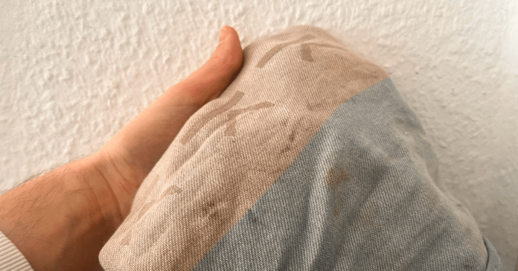 Ein dreckiges Geschirrtuch.
