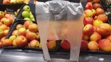 Knotenbeutel im Supermarkt