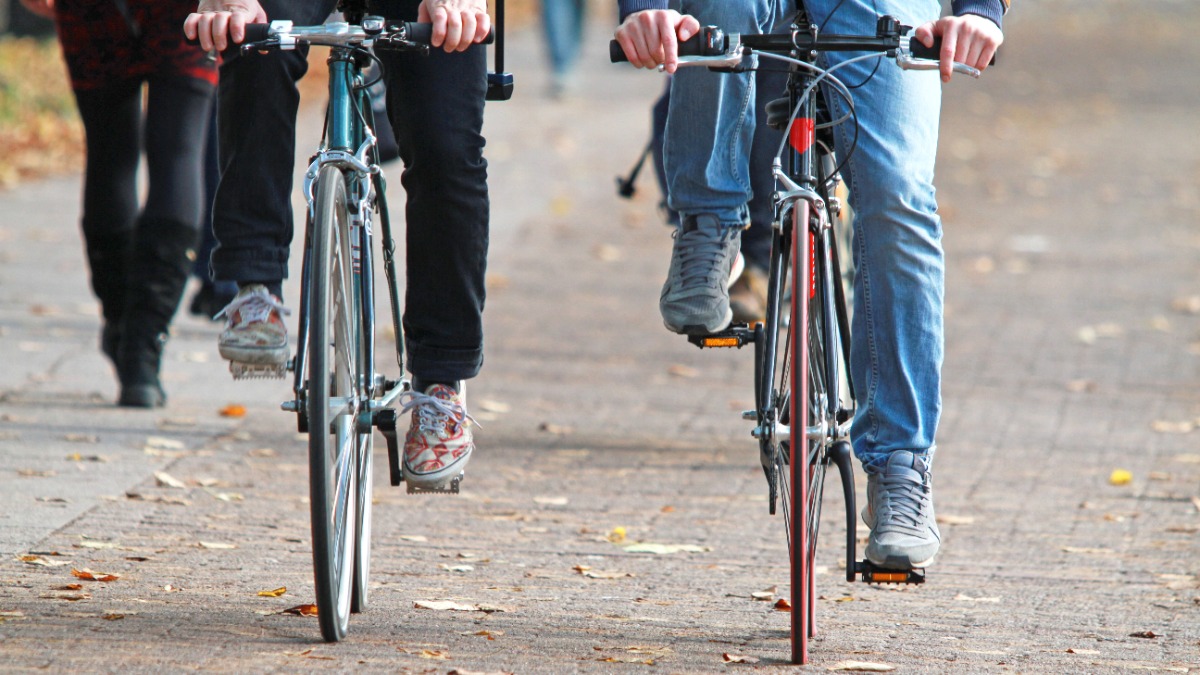 2 Radfahren fahren nebeneinander