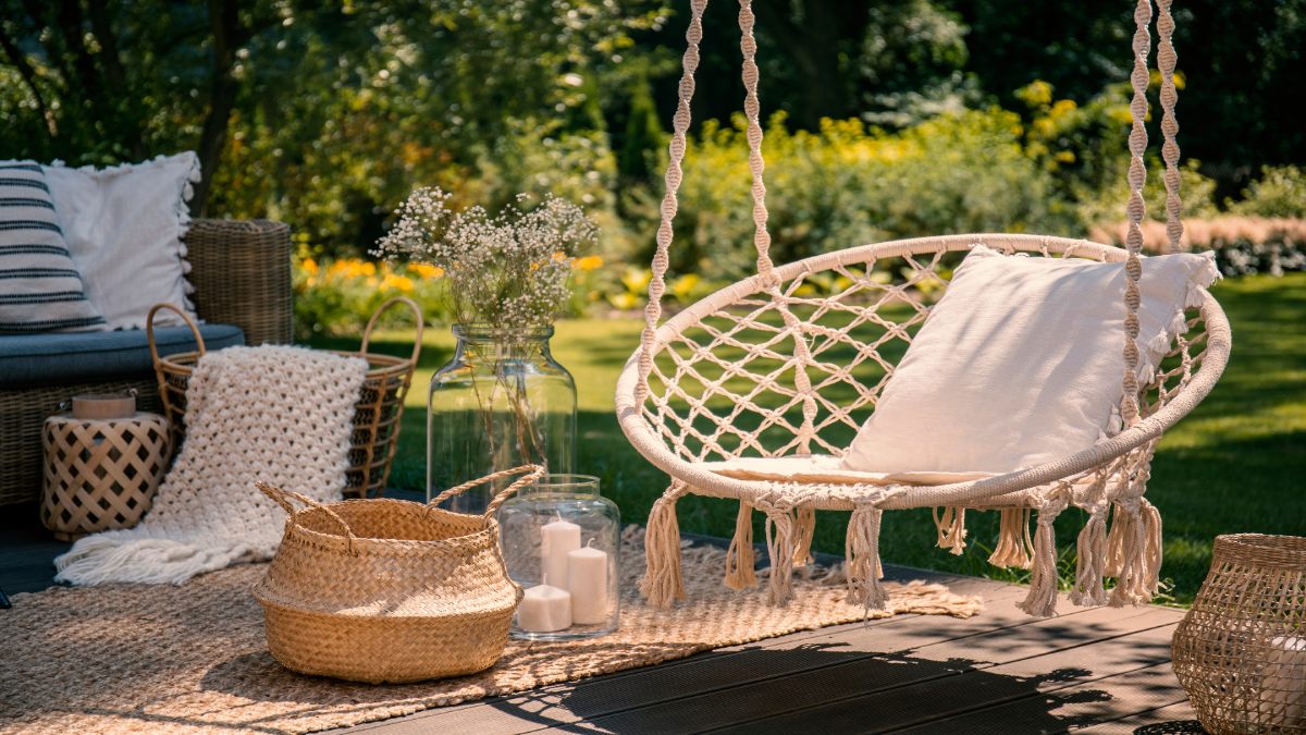 Eine schön dekorierte Terrasse.