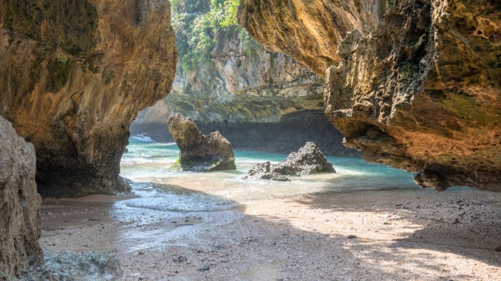 15. Suluban Beach, Indonesien