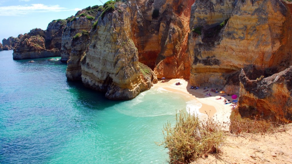12. Praia de Dona Ana, Portugal