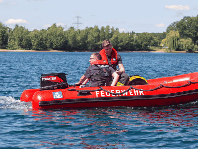 Badeunfall, Rettungsboot der Feuerwehr