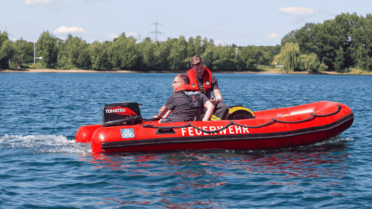 Badeunfall, Rettungsboot der Feuerwehr