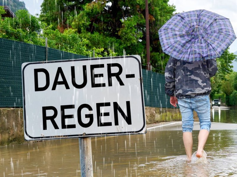 Hundertjähriger Kalender sagt 40 Tage Regen voraus.