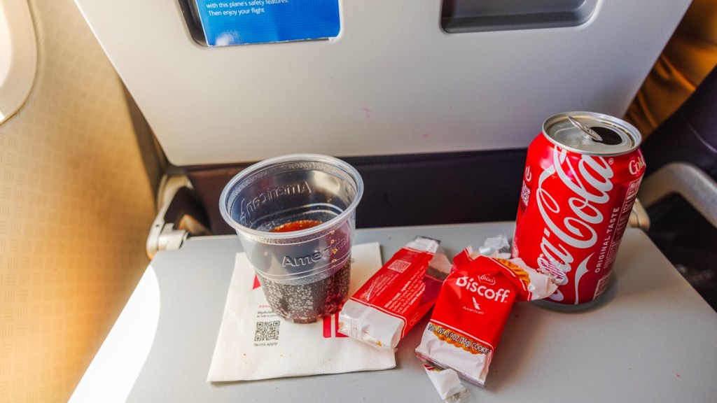 Warum sollte man im Flugzeug besser keine Cola light bestellen?