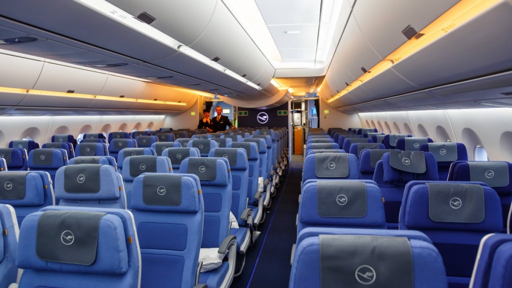 Warum sind Flugzeugsitze meistens blau?