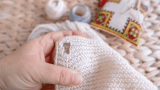 Schlupfwespen gegen Motten, Wollpullover mit Loch
